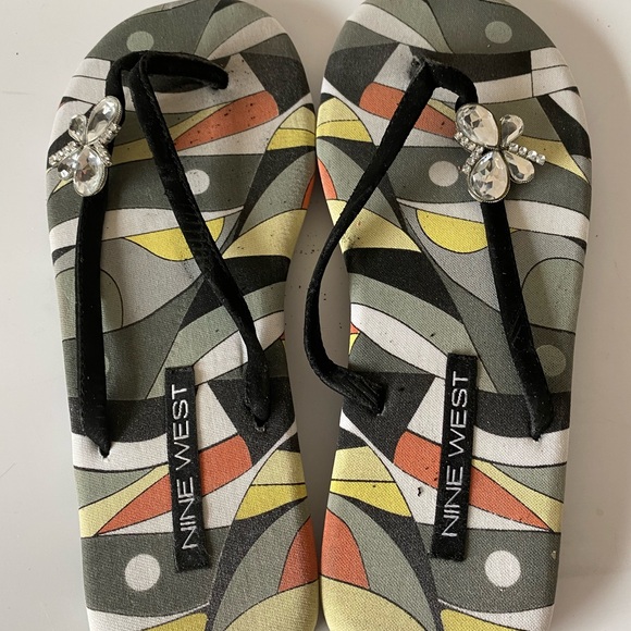 Nine West Women's Multicolor Flip Flops rhinestone butterfly - Picture 1 of 4